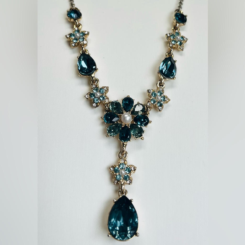 Marchesa Gold-Tone Blue Multi Stone Lariat Necklace 26$